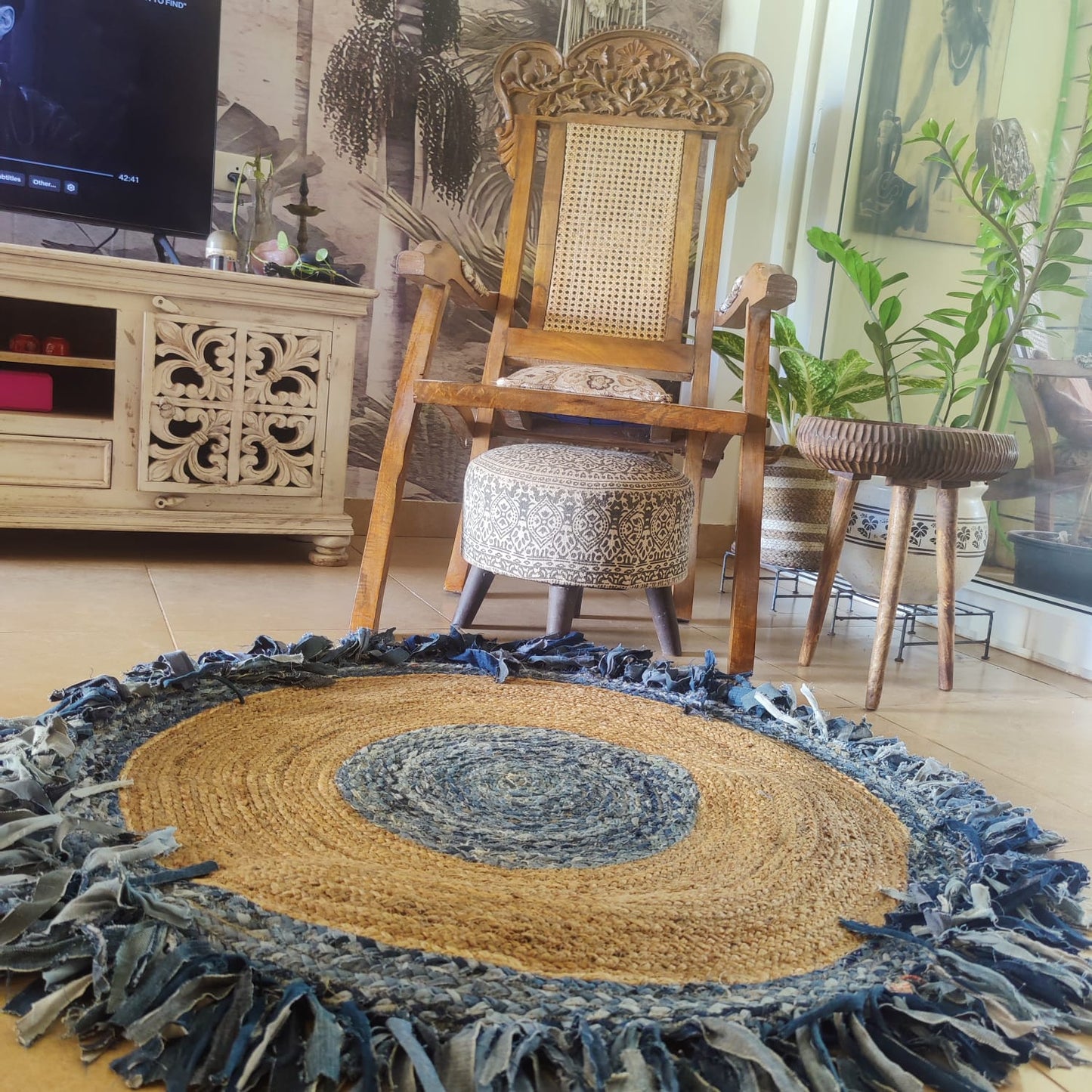 Jute and Denim Round Rug with Tassles